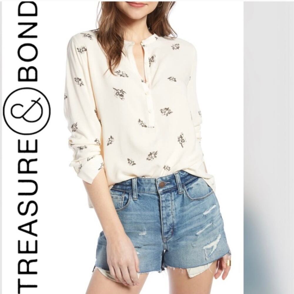 NWT Treasure & Bond Cream Floral Half Button Top Size S